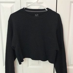 Black crew neck crop sweater